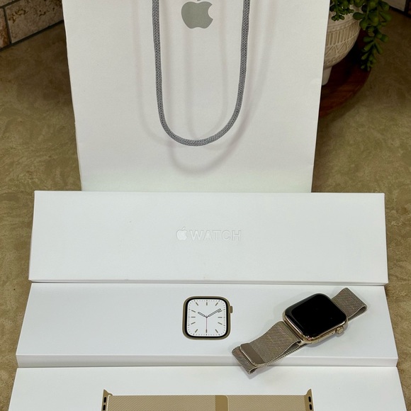 Apple Series 7 Gold Stainless Steel 45mm Watch Milanese Band 🌷 - Picture 12 of 15